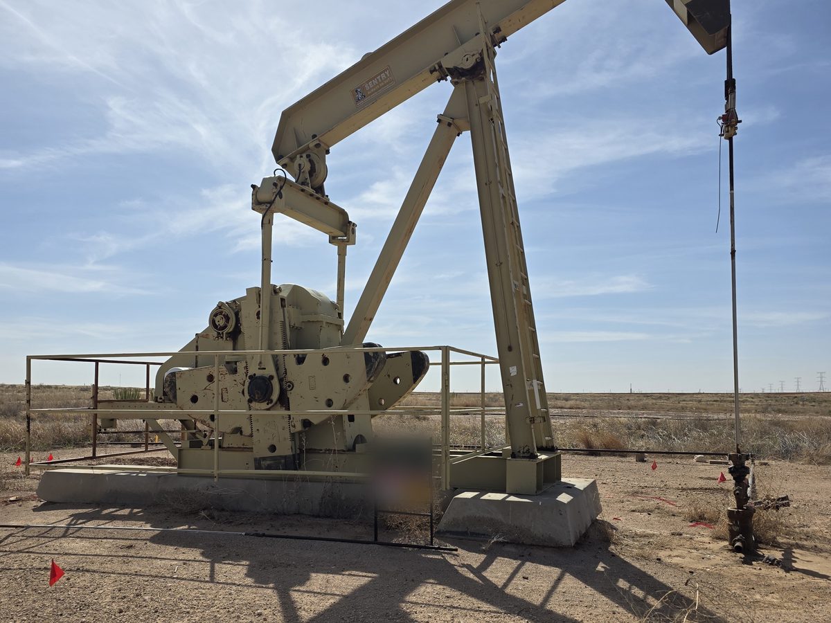 Sentry import pumping unit on location