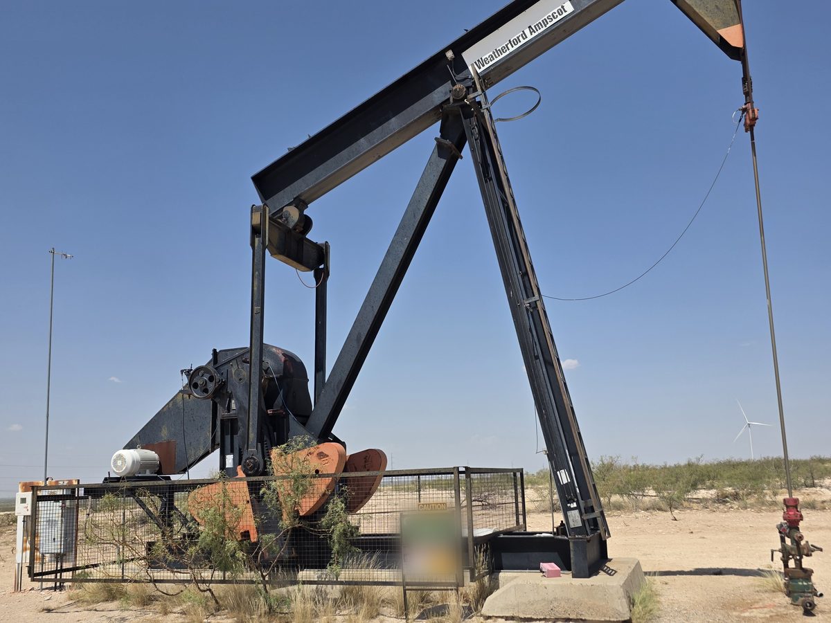 Weatherford Ampscot pumping unit on location