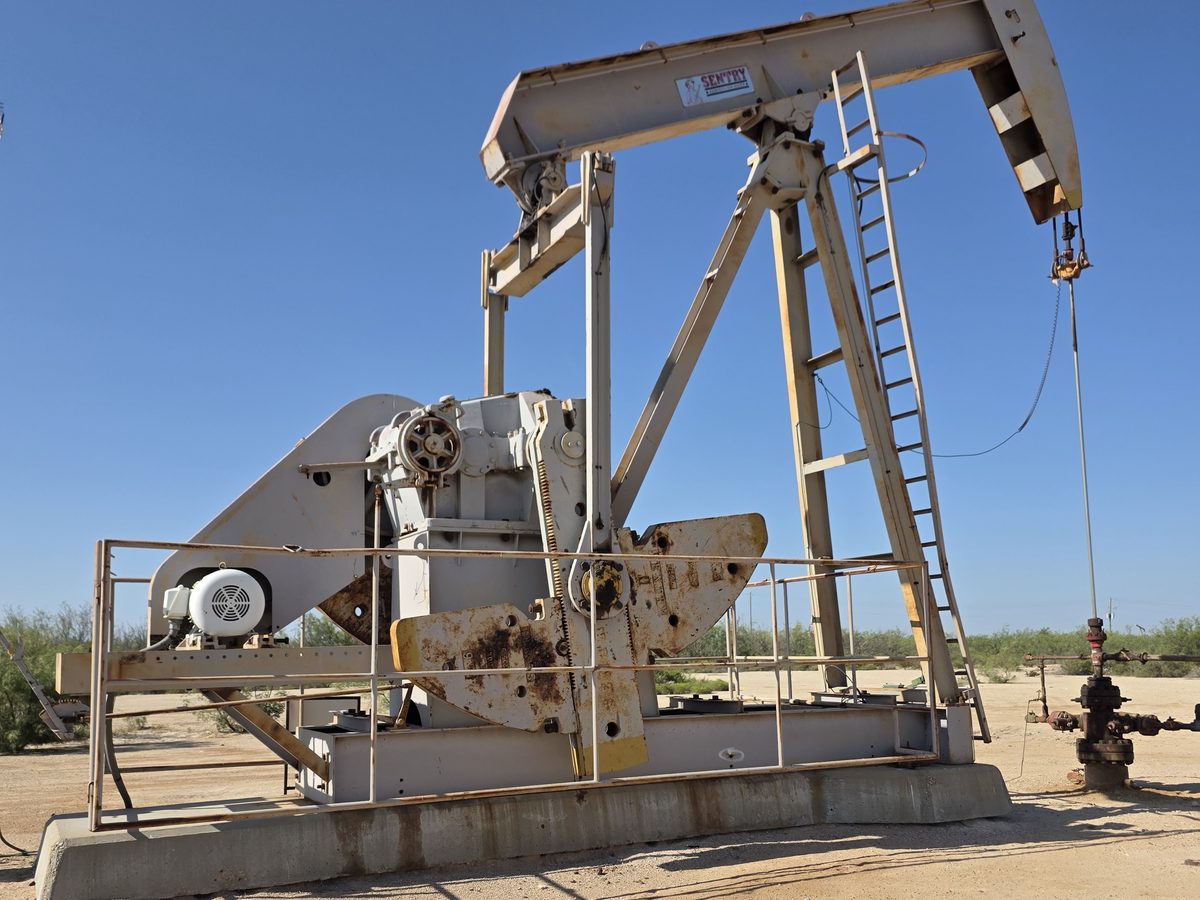 Sentry import pumping unit on location